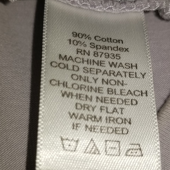 2 Shorts - Picture 5 of 9